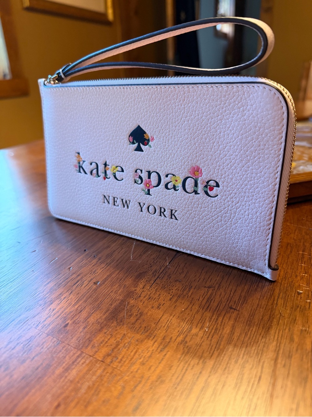 Kate Spade NWOT White Floral 2 Pocket Pouch Clutch Wallet Wristlet 8”*4 3/4” - Picture 12 of 12